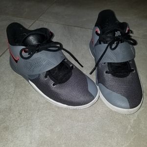 Nike Kyrie Irving Basketball Shoes